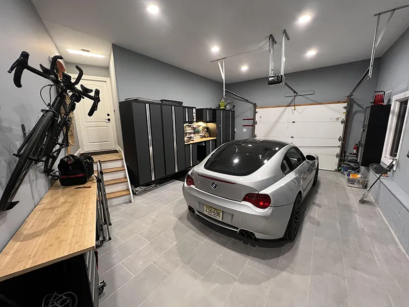 زیبایی و دوام در کف پارکینگ با سرامیک پرسلان