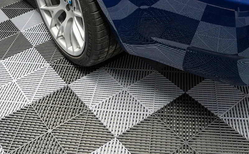 کف پارکینگی مدرن با الگوهای هندسی چشم گیر