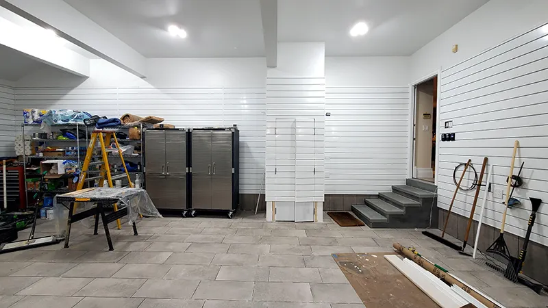 فضای باز و شیک با سرامیک های بزرگ مقیاس