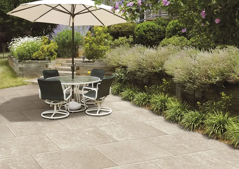 کلاسیک و پایدار؛ سرامیک پرسلان، انتخابی ماندگار برای حیاط.