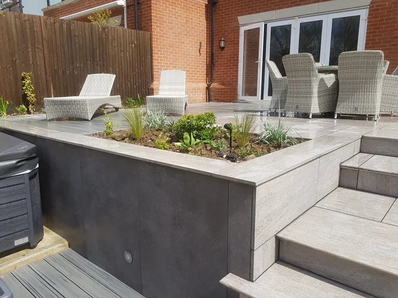 سرامیک پرسلان برای دیوار باغ