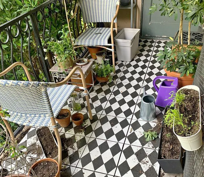 سرامیک سفید و مشکی برای تراس