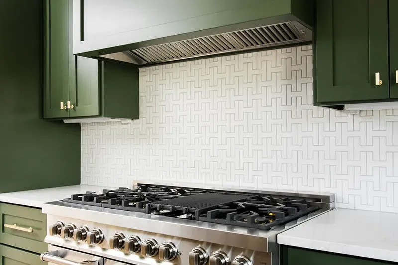 کاشی بین کابینتی با طرح هندسی