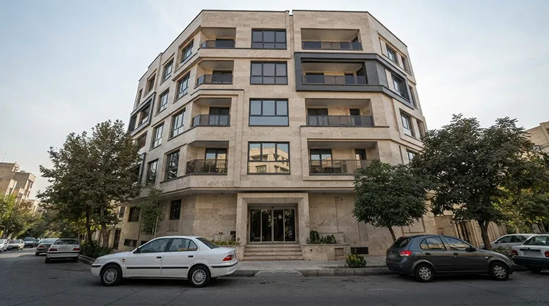 ساختمان آپارتمانی نوساز در تهران